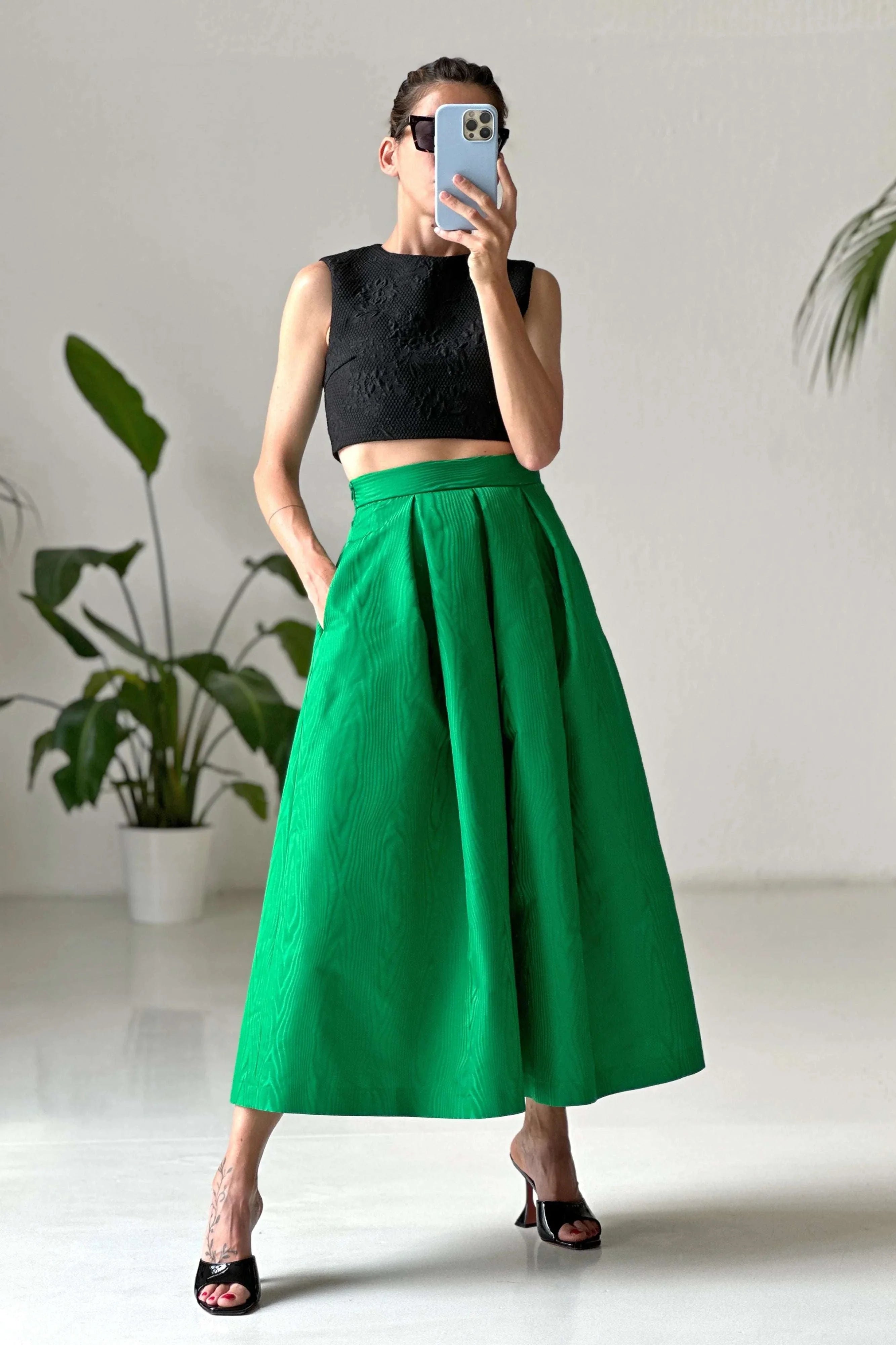 Gonna Moiré Verde midi jacquard skirt with high waist and invisible zipper closure