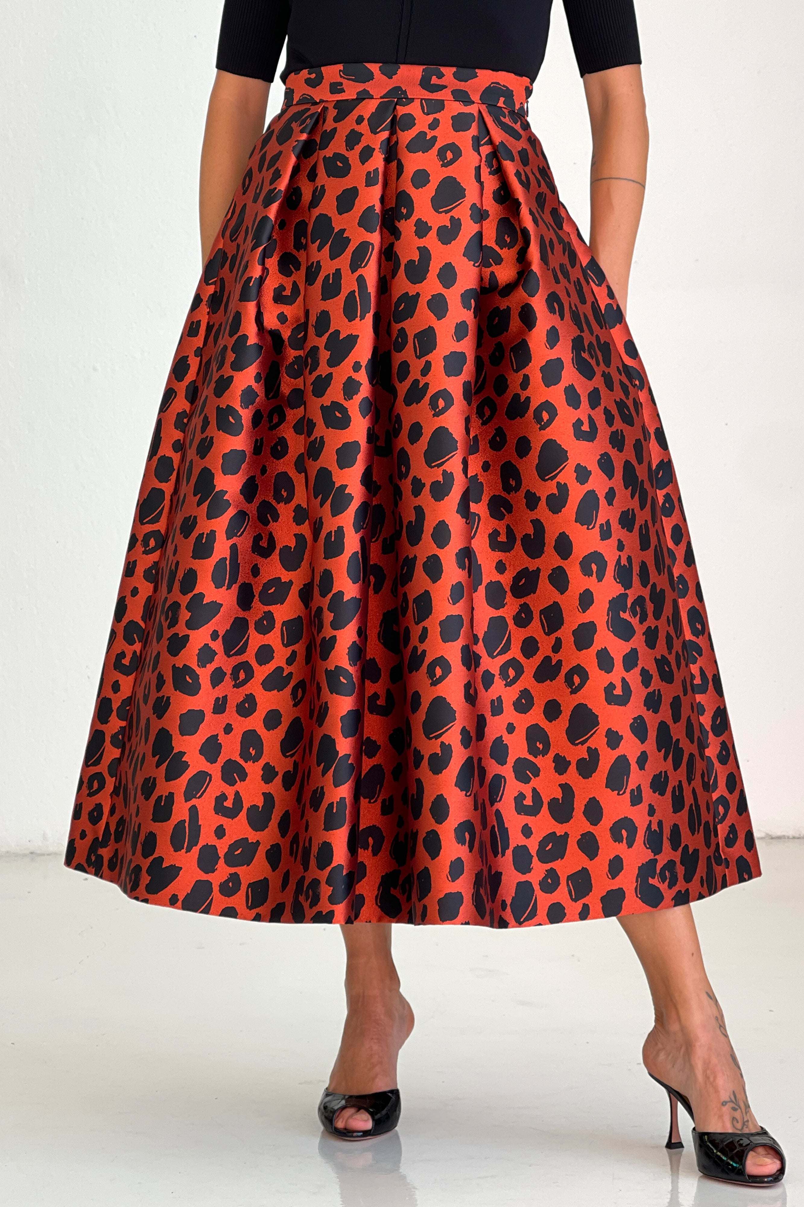 Gonna Anima Orange midi skirt with high waist and jacquard fabric featuring black leopard print and invisible zipper closure