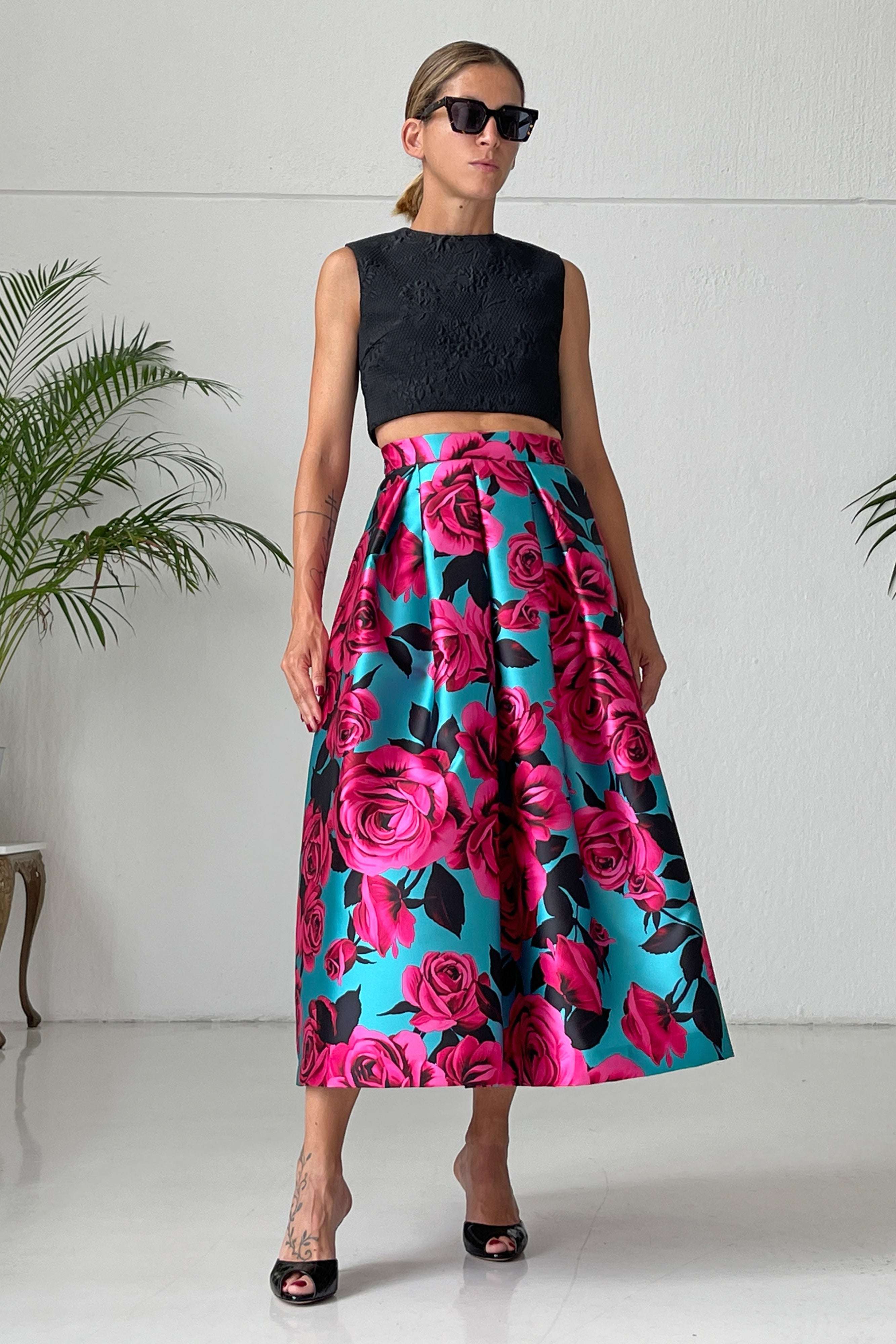 Woman wearing Gonna midi Rosental high-waist floral mikado skirt with invisible zipper and no lining